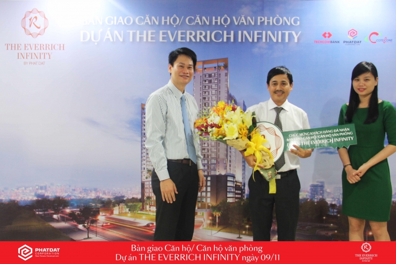 Những cư dân The EverRich infinity nhận chìa khoá căn hộ