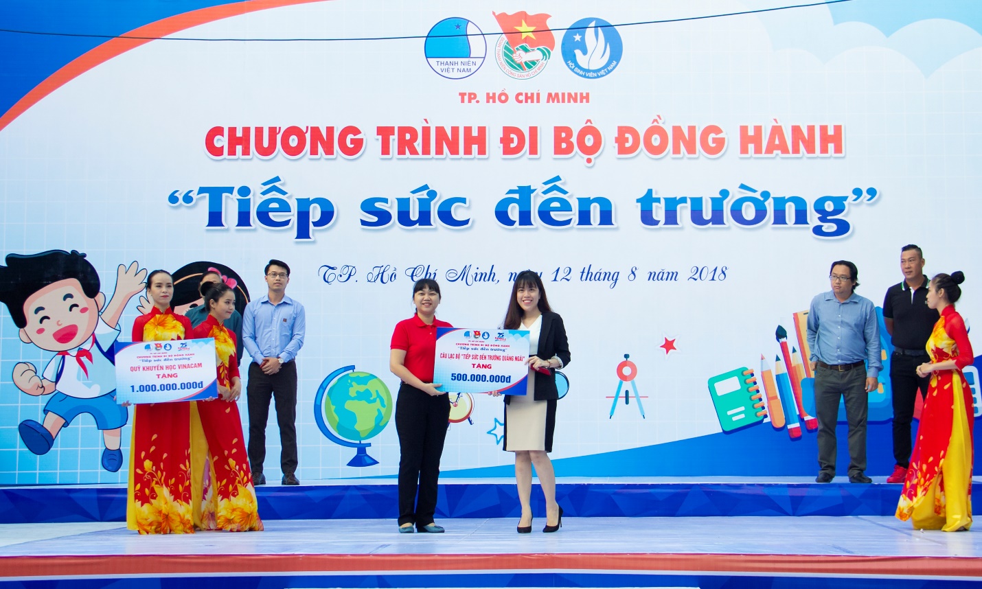 Phat Dat: kind heart towards youth and students