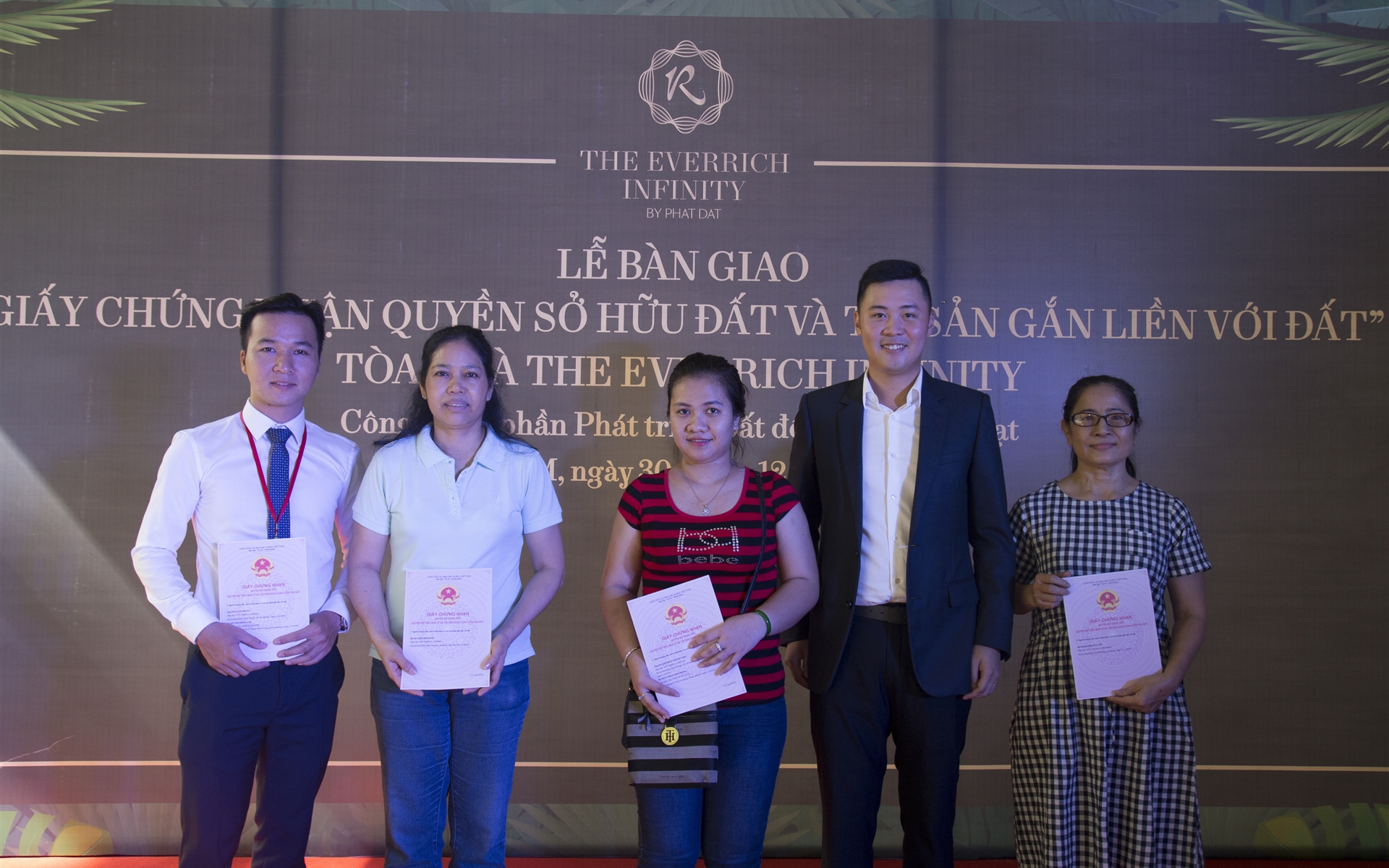 Phát Đạt chính thức trao sổ đỏ cho cư dân dự án The EverRich Infinity