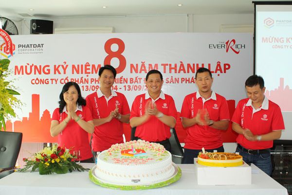 Lễ kỷ niệm 8 năm thành lập Công Ty Cổ Phần Phát Triển Bất Động Sản Phát Đạt