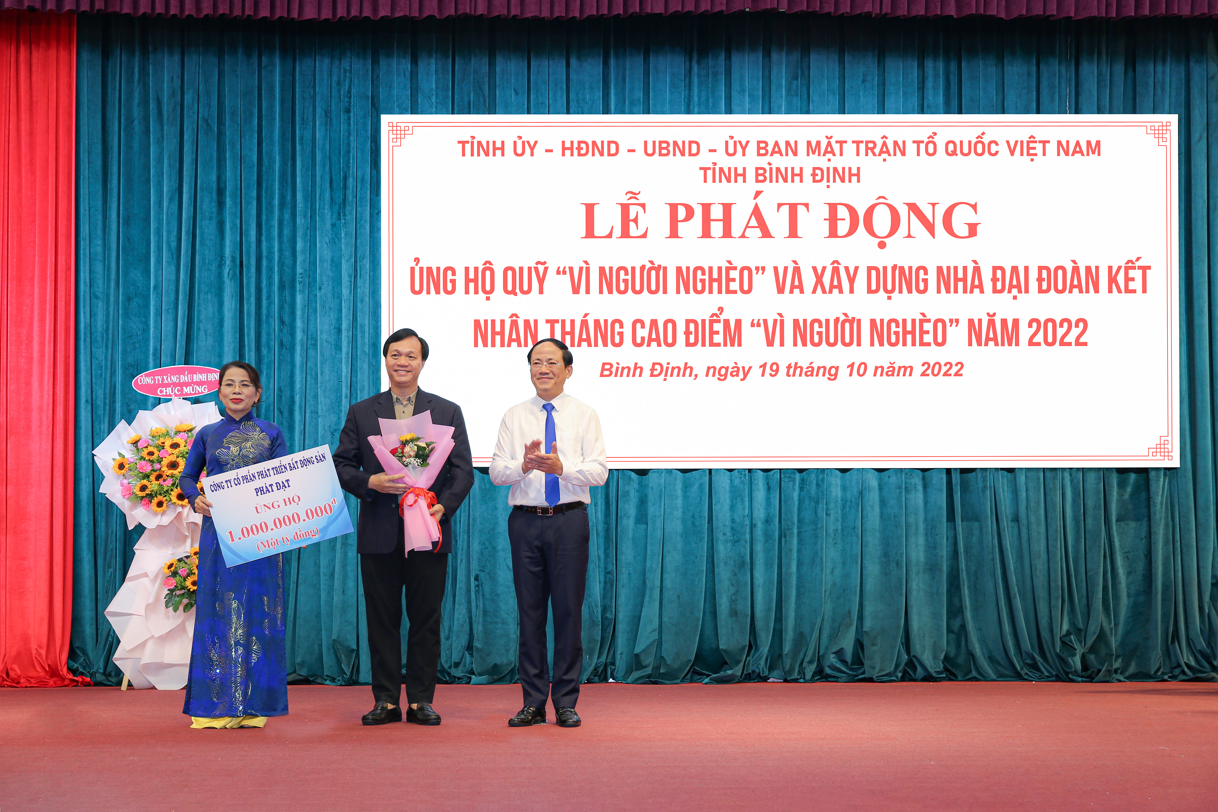 Phat Dat donates VND 1 billion to build charitable houses in Binh Dinh Province