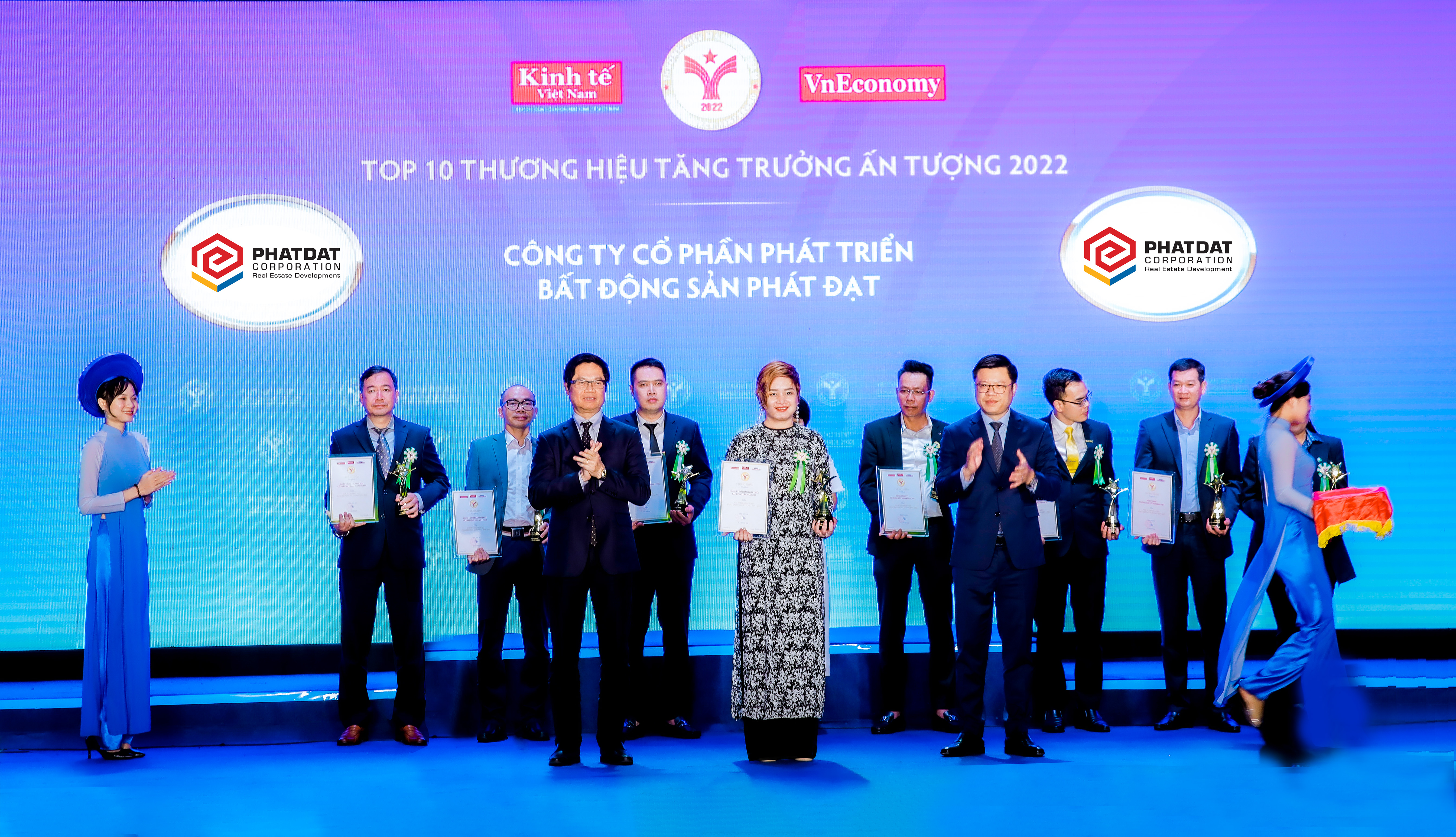 Phát Đạt được vinh danh Top 10 thương hiệu tăng trưởng ấn tượng 2022
