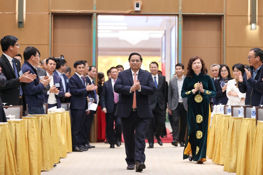 Thủ tướng chủ trì Hội nghị phát triển thị trường chứng khoán năm 2024