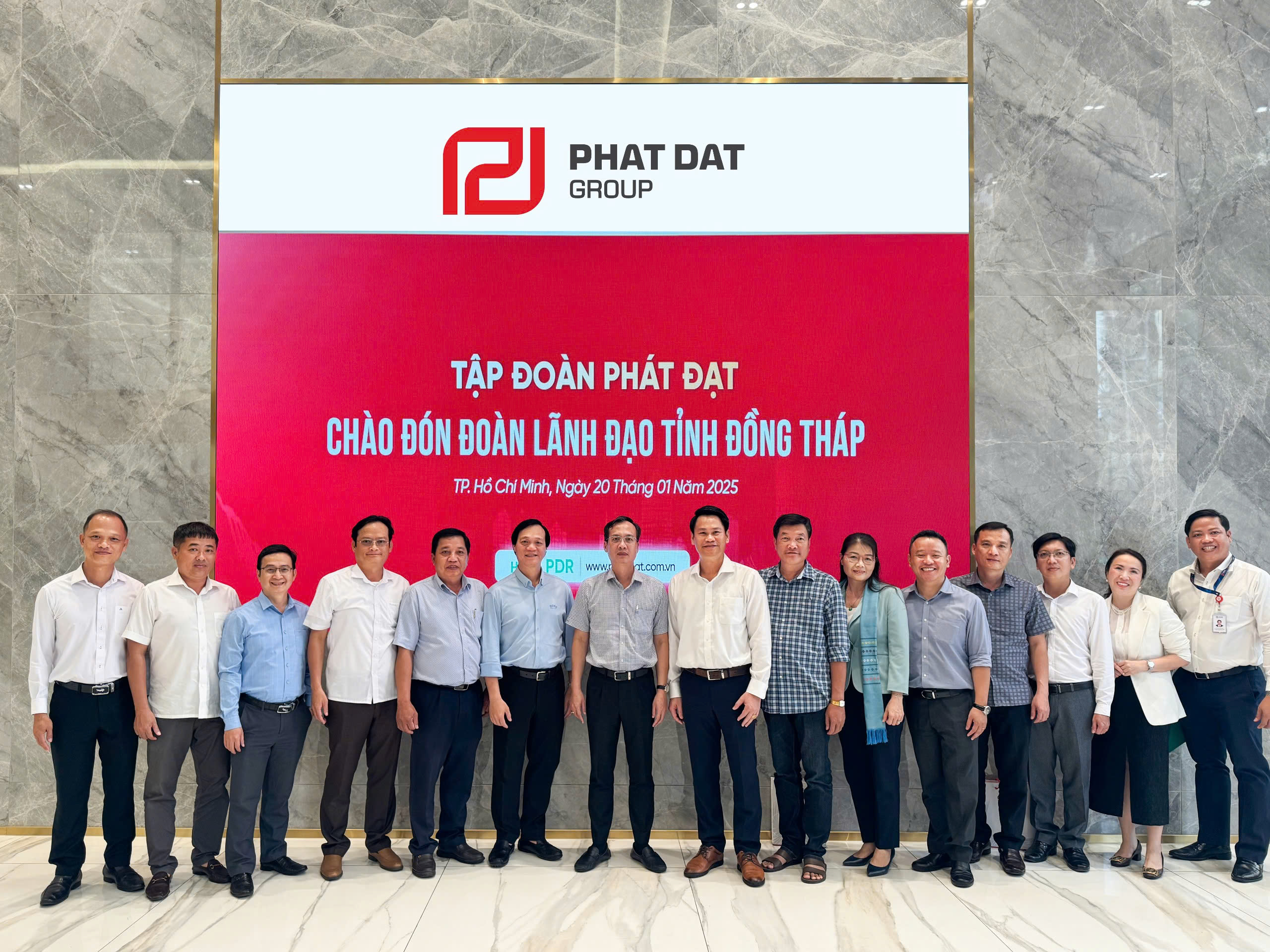Dong Thap Province’s authorities visit and extend Tet Greetings to Phat Dat Group