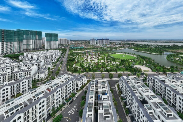 Bất động sản thu hút gần 2,4 tỷ USD vốn FDI