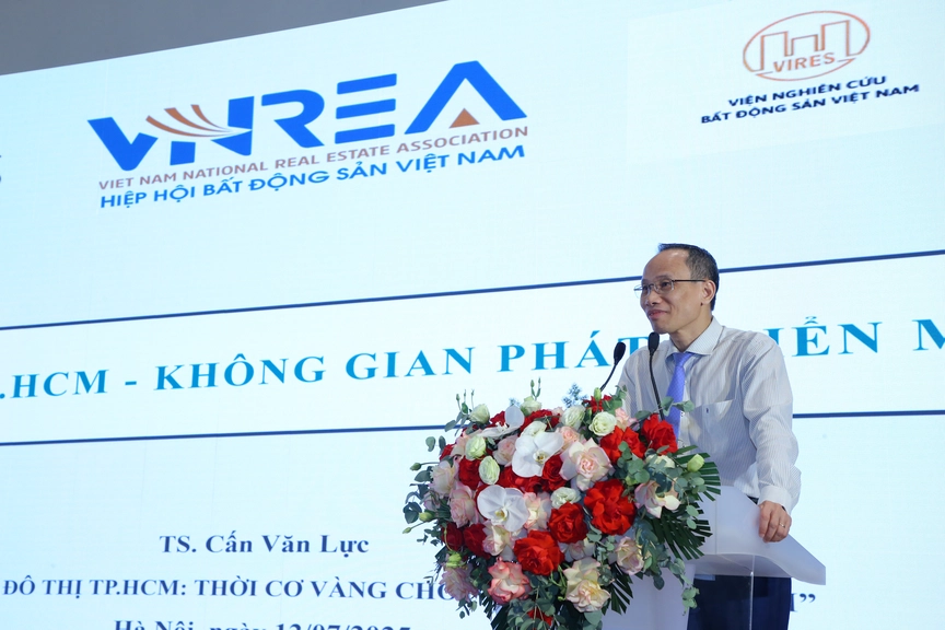 TS. Cấn Văn Lực: "TP.HCM đang nắm giữ những cơ hội hiếm có để vươn mình thành siêu đô thị tầm quốc tế"
