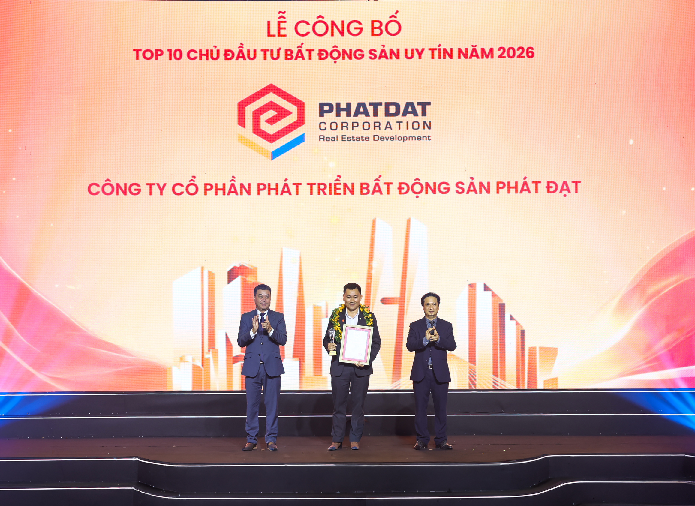 Phát Đạt sáu năm liên tiếp góp mặt trong <br> Top 10 Chủ đầu tư Bất động sản uy tín