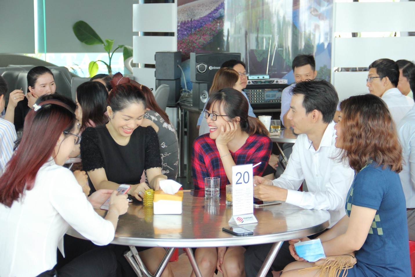 phat-dat-corp-buoi-an-sang2.jpg